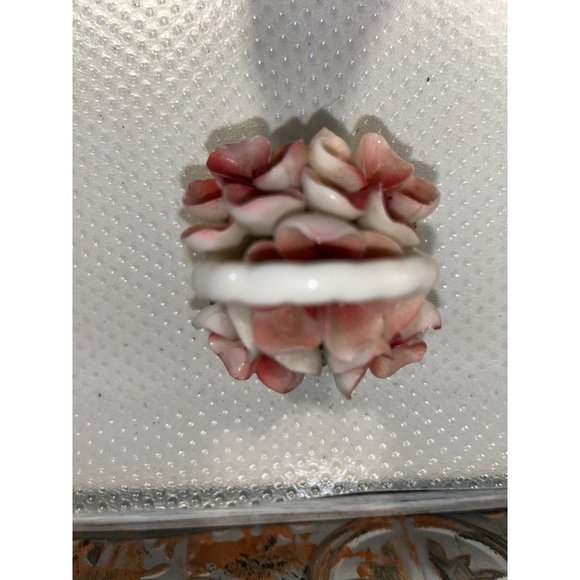 Mini Vintage Porcelain Pink and white Flower Basket Capodimonte Style - Picture 5 of 6